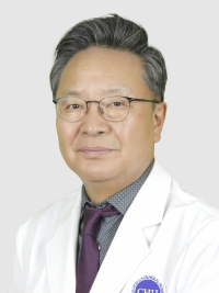 권오춘 의료진 사진