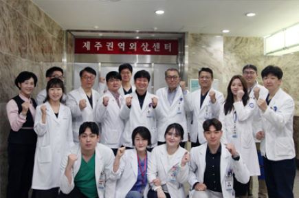 제주권역외상센터 의료진의 단체사진2